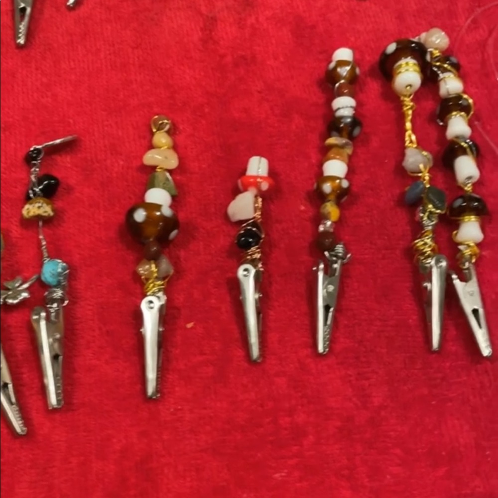 Roach clips - Picture 1 of 3